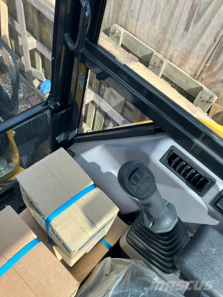 Komatsu PC 26 MR Мини екскаватори < 7 т