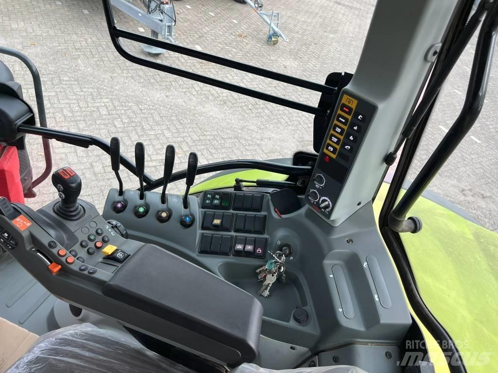 CLAAS Arion 510 Cis Трактори
