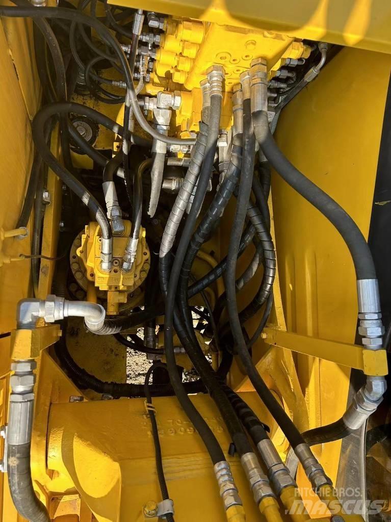 Komatsu PC 130 Средни екскаватори 7т - 12т
