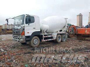 Hino 700 Автобетоновози
