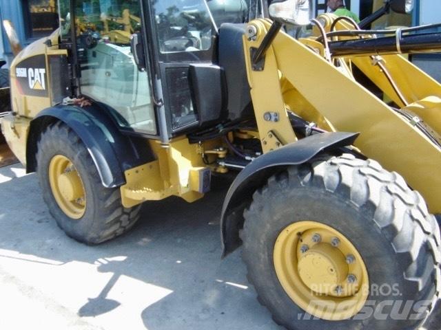CAT 906 M Колесни товарачи