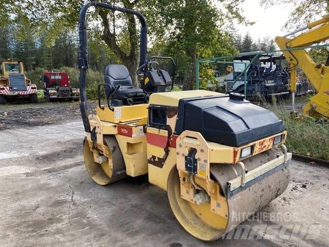 Dynapac CC 142 Двойни барабанни ролки
