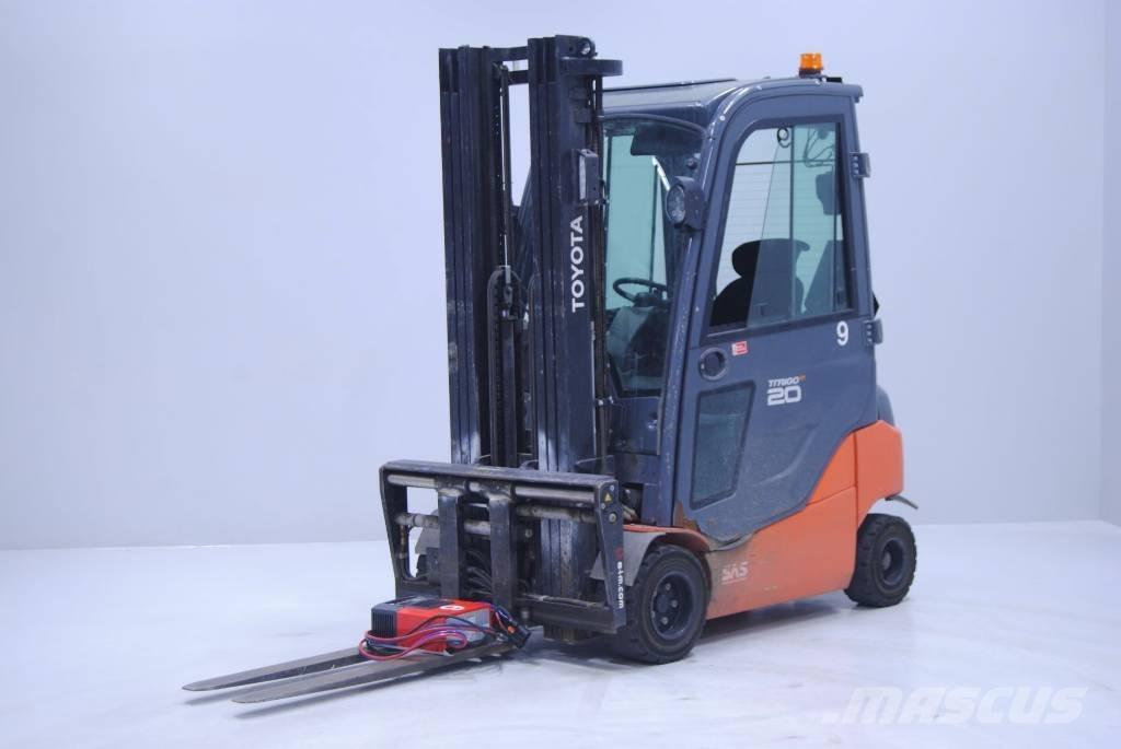 Toyota 8FBMK20T Електрически вилични кари-повдигачи