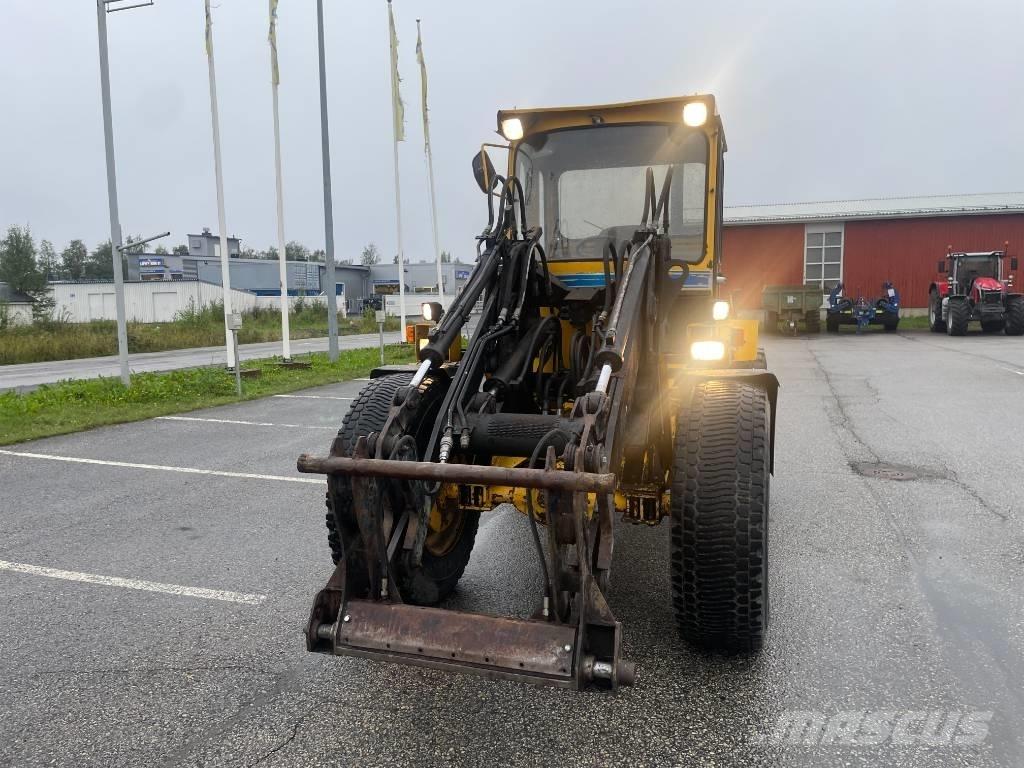 Volvo BM 4200 Колесни товарачи