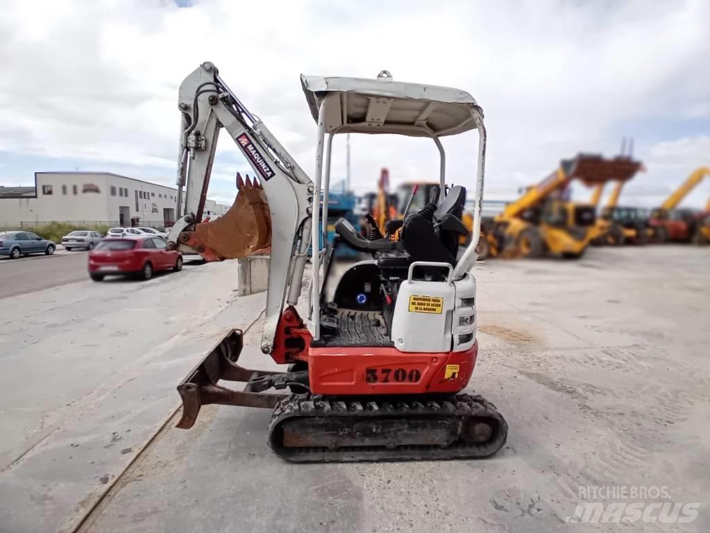Takeuchi TB 215 R Мини екскаватори < 7 т