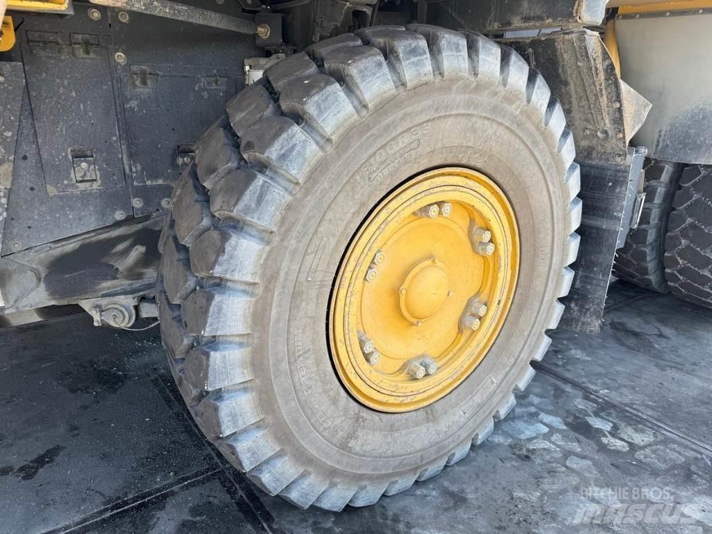 Komatsu HD405-7 Твърди самосвали
