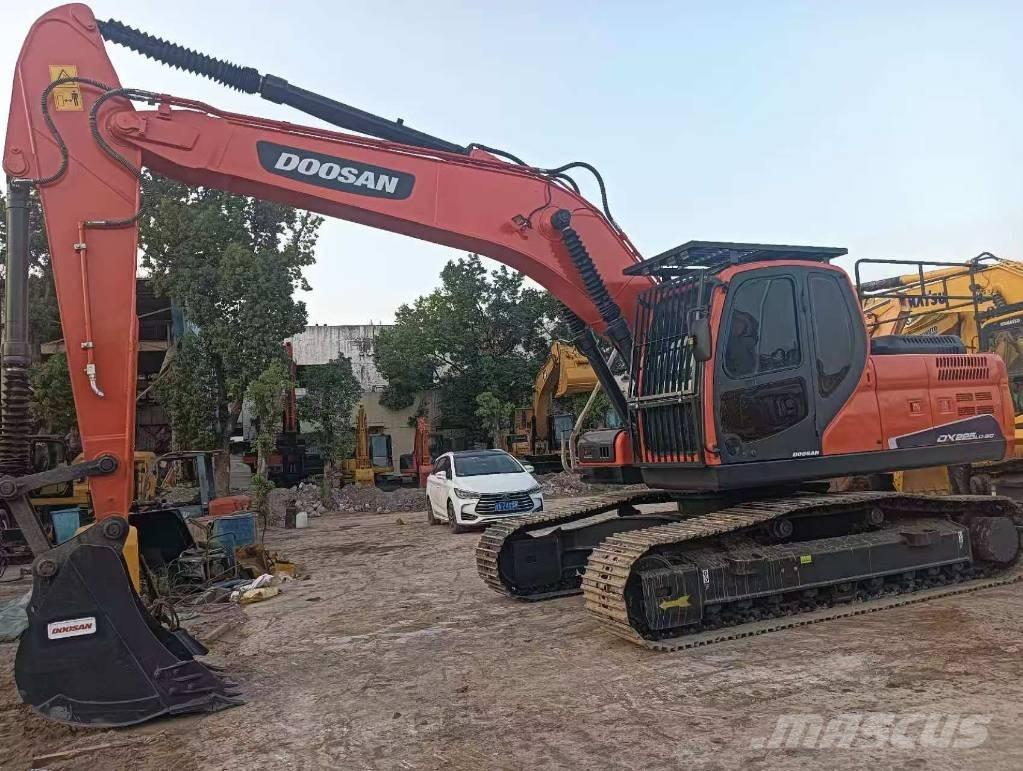 Doosan DX 225 LC Верижен екскаватор