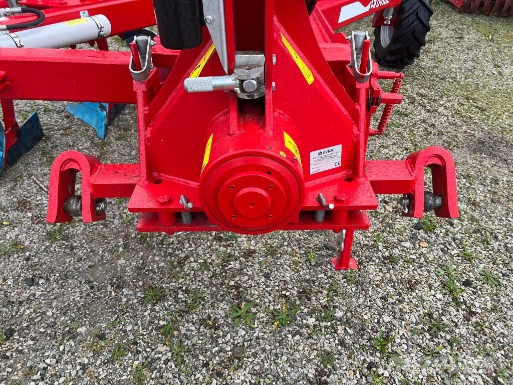 Ovlac Mini NH 7+2 Реверсивни плугове