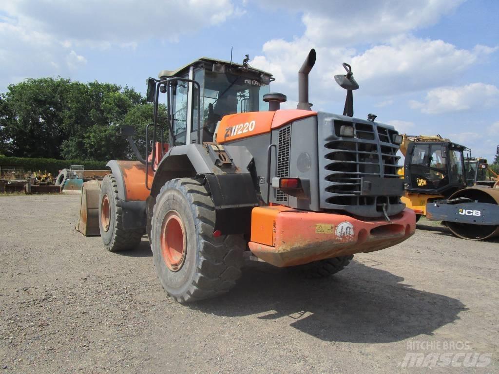 Hitachi ZW 220  Waage Колесни товарачи