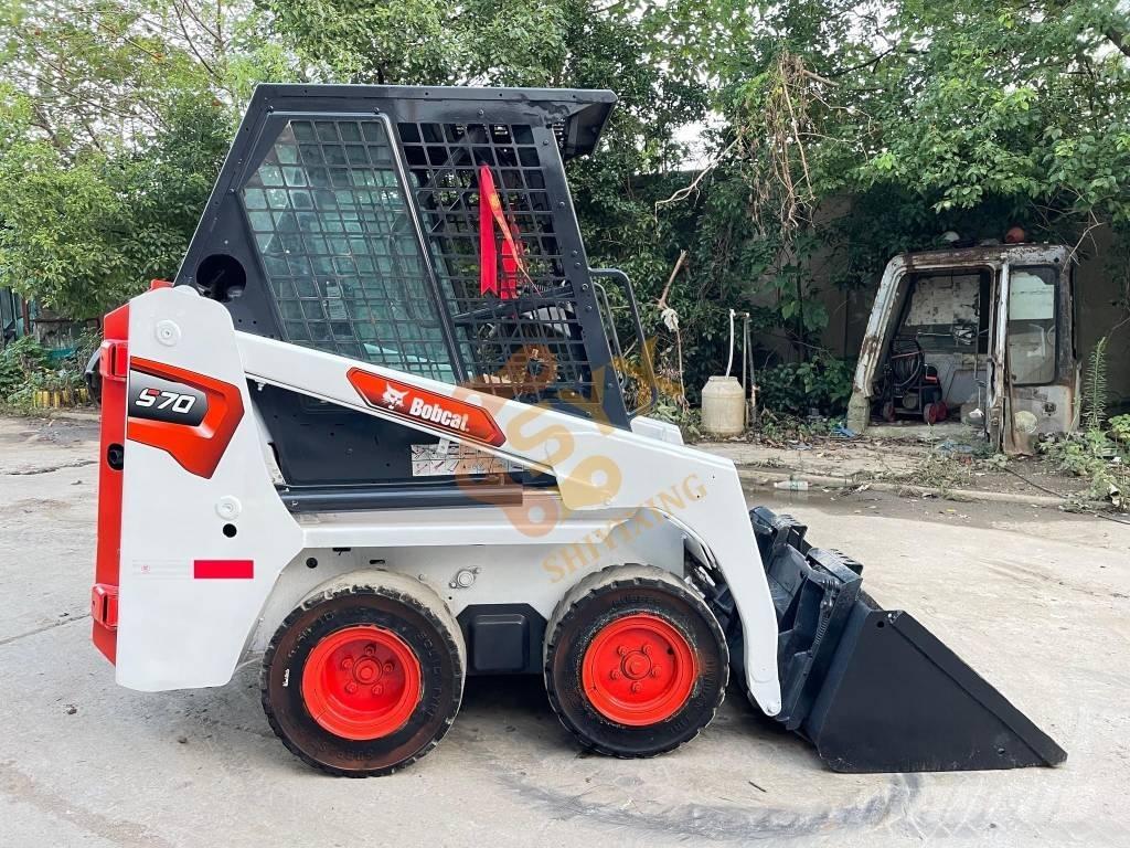 Bobcat S70 Мини товарачи
