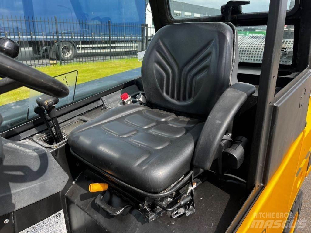 JCB TLT30 Телескопични челни товарачи
