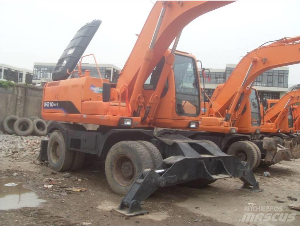 Doosan DH 210 W-7 Колесни екскаватори