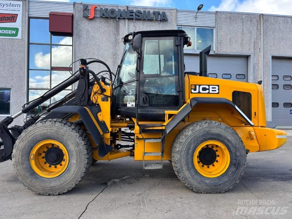 JCB 437 HT Колесни товарачи