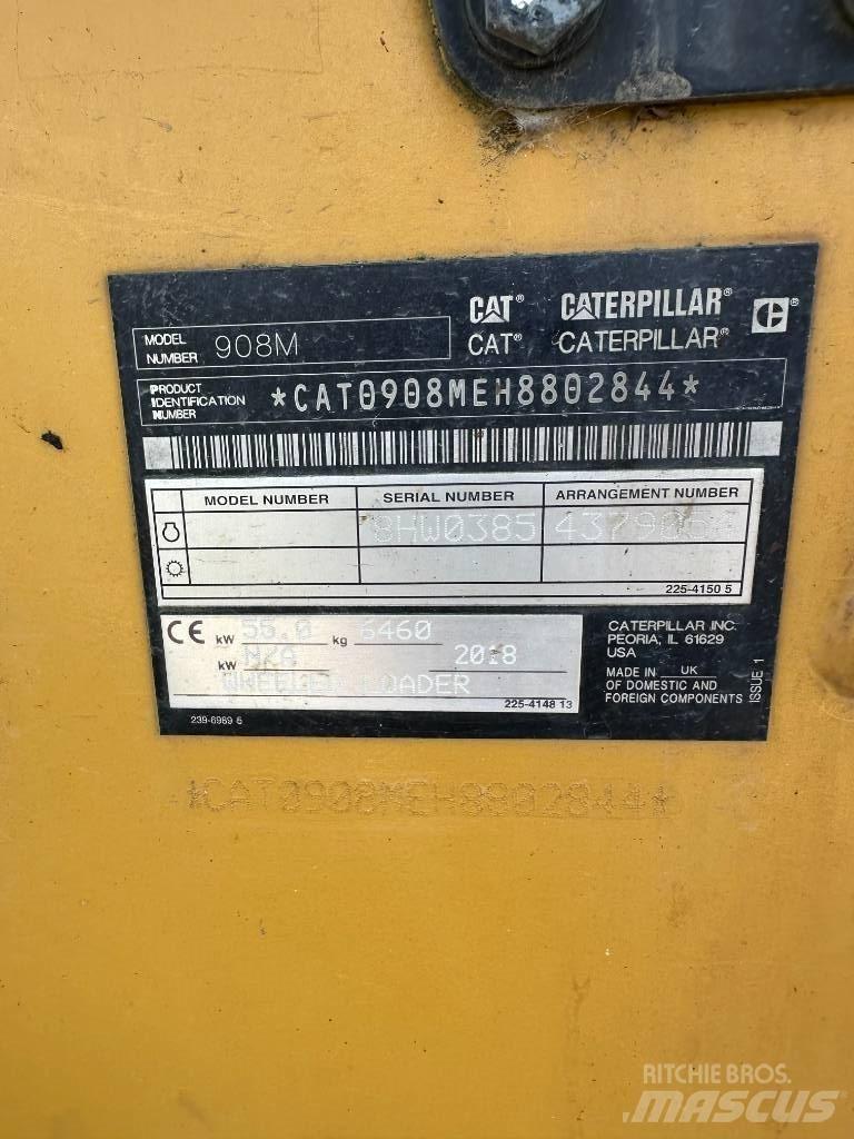 CAT 908M Колесни товарачи