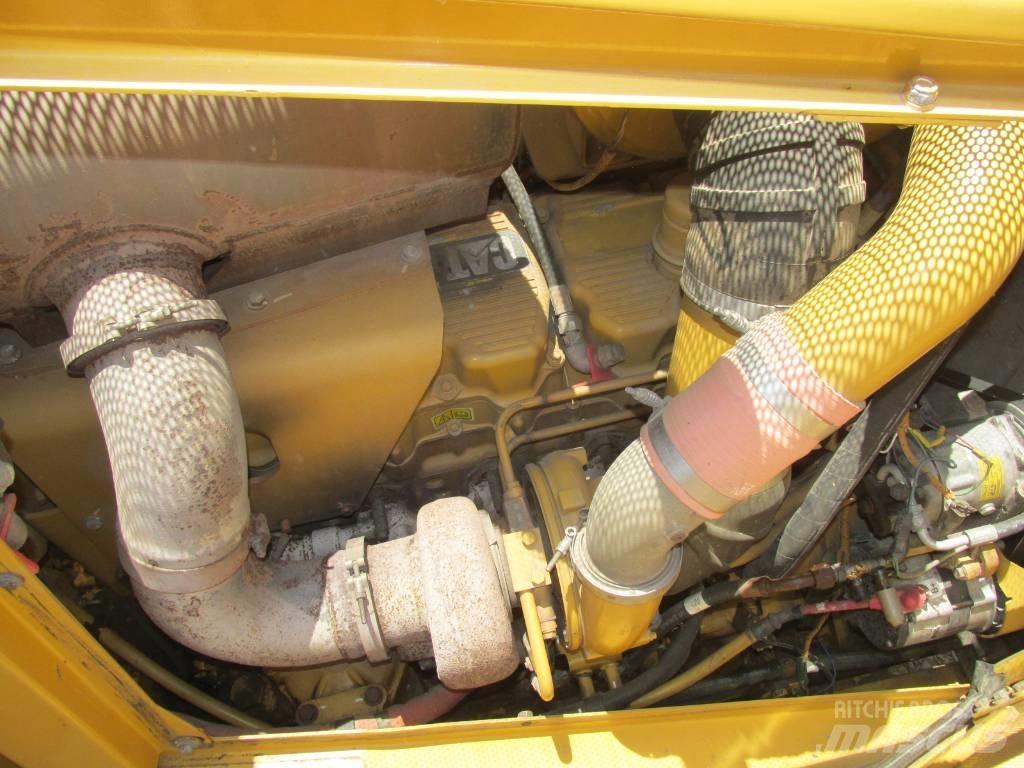 CAT D 8 T Верижни булдозери
