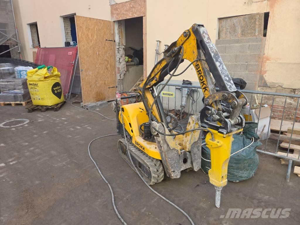 Brokk 90 Багери за разрушаване
