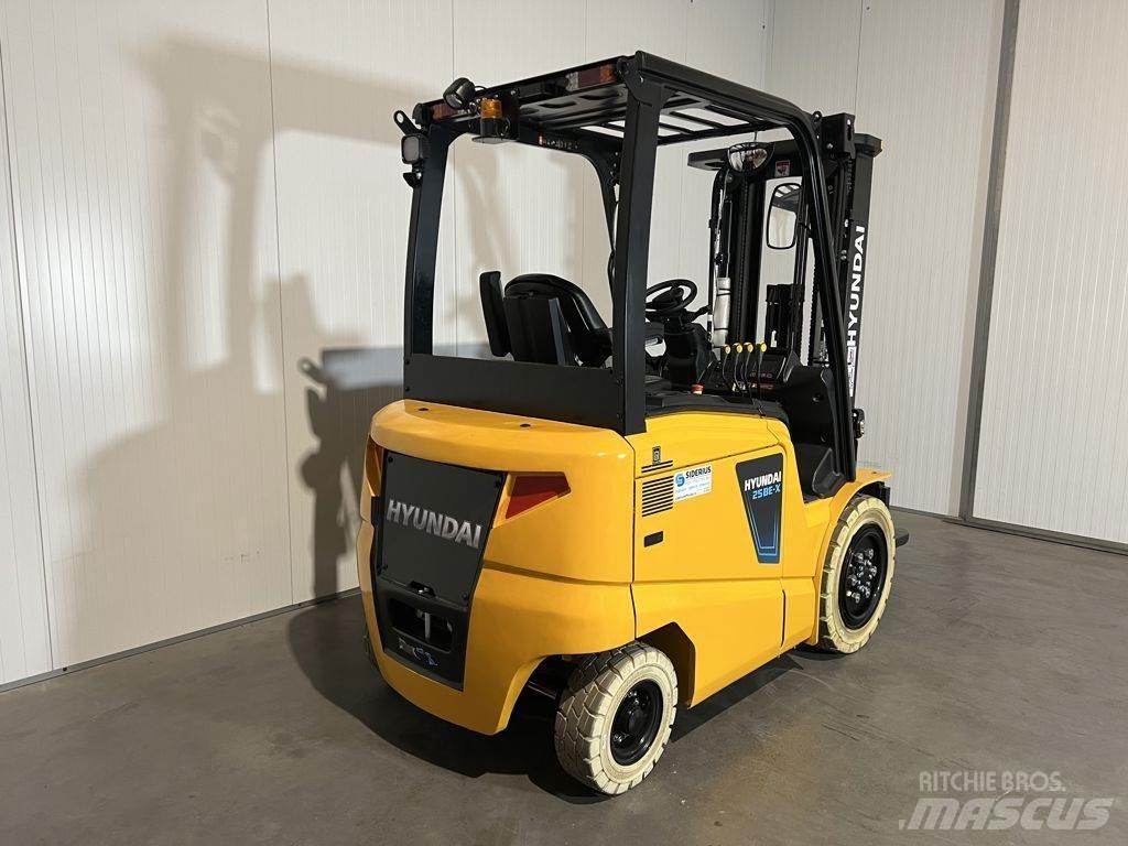 Hyundai 25BE-X Електрически вилични кари-повдигачи