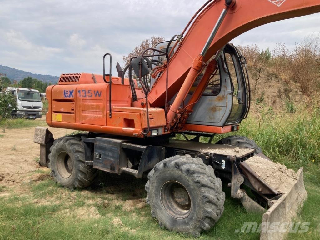 Hitachi EX 135 W Колесни екскаватори