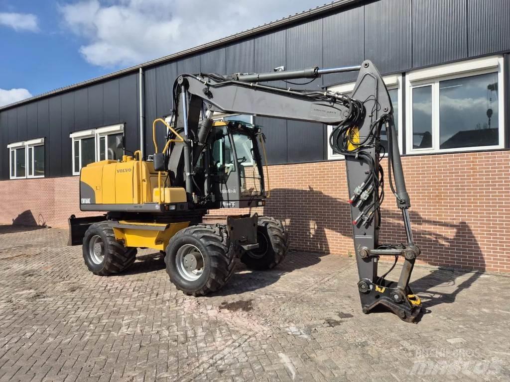 Volvo EW160C Колесни екскаватори