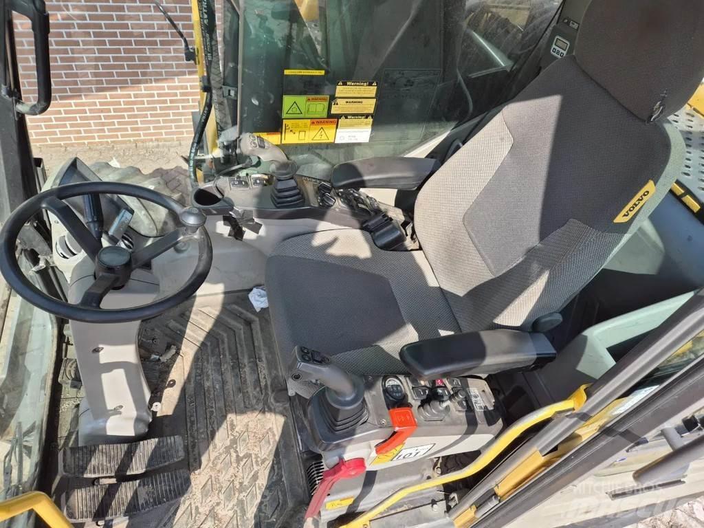 Volvo EW160C Колесни екскаватори