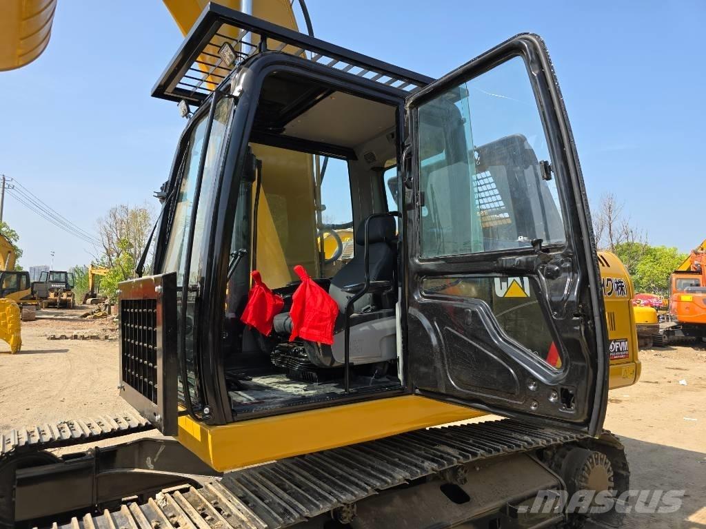 CAT 320 D 2 Средни екскаватори 7т - 12т