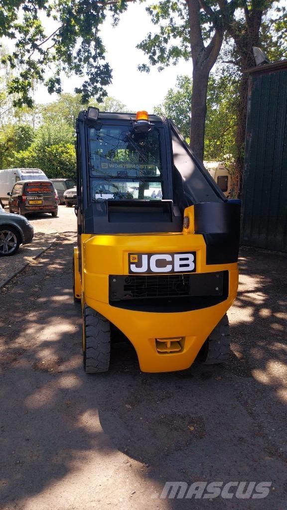 JCB TLT 35 D Телескопични товарачи