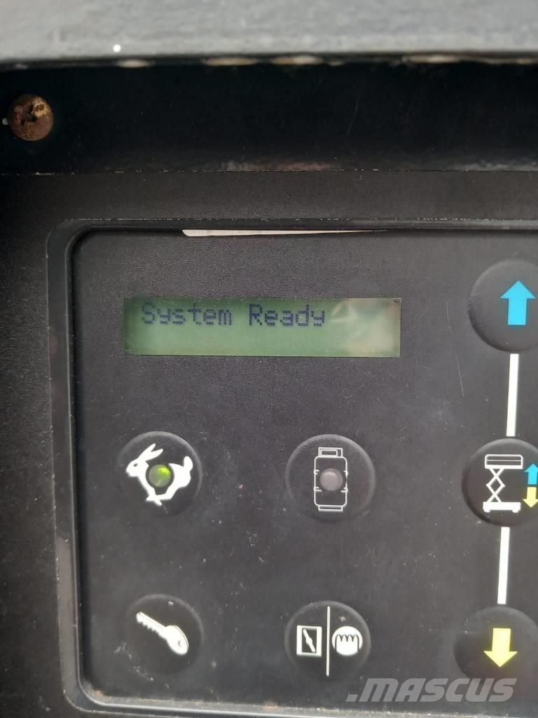 Genie GS 3369 RT Ножични работни платформи