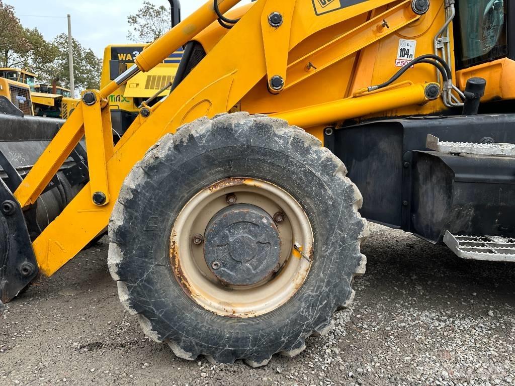 JCB 3 CX Товарач със заден ексватор