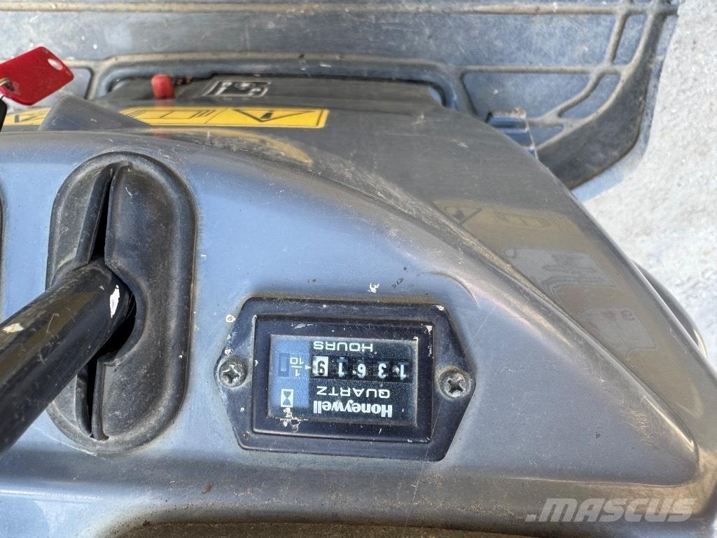 Yanmar SV08 (1C603) Мини екскаватори < 7 т