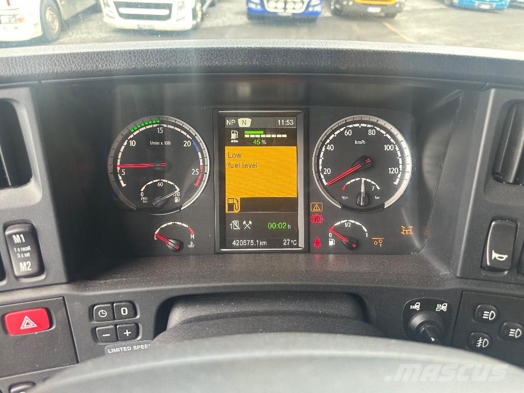 Scania R580 6x2*4 Камиони с кран с кука