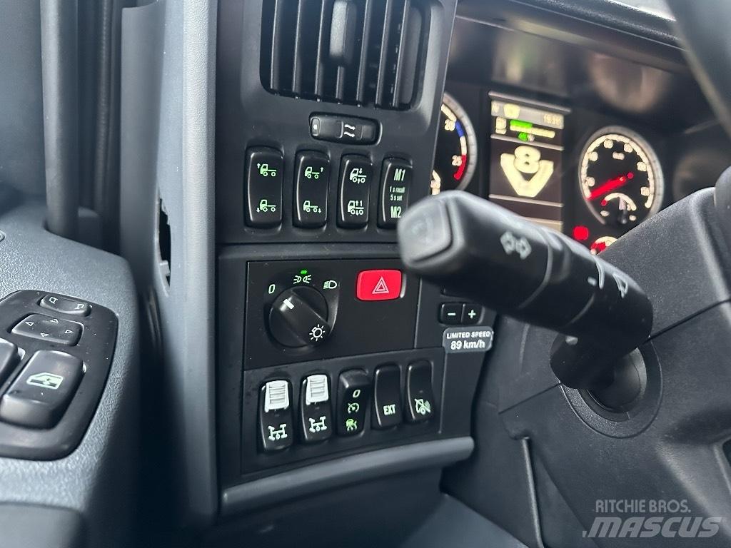 Scania R580 6x2*4 Камиони с кран с кука