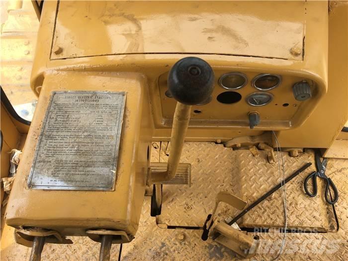 CAT D 8 K Верижни булдозери
