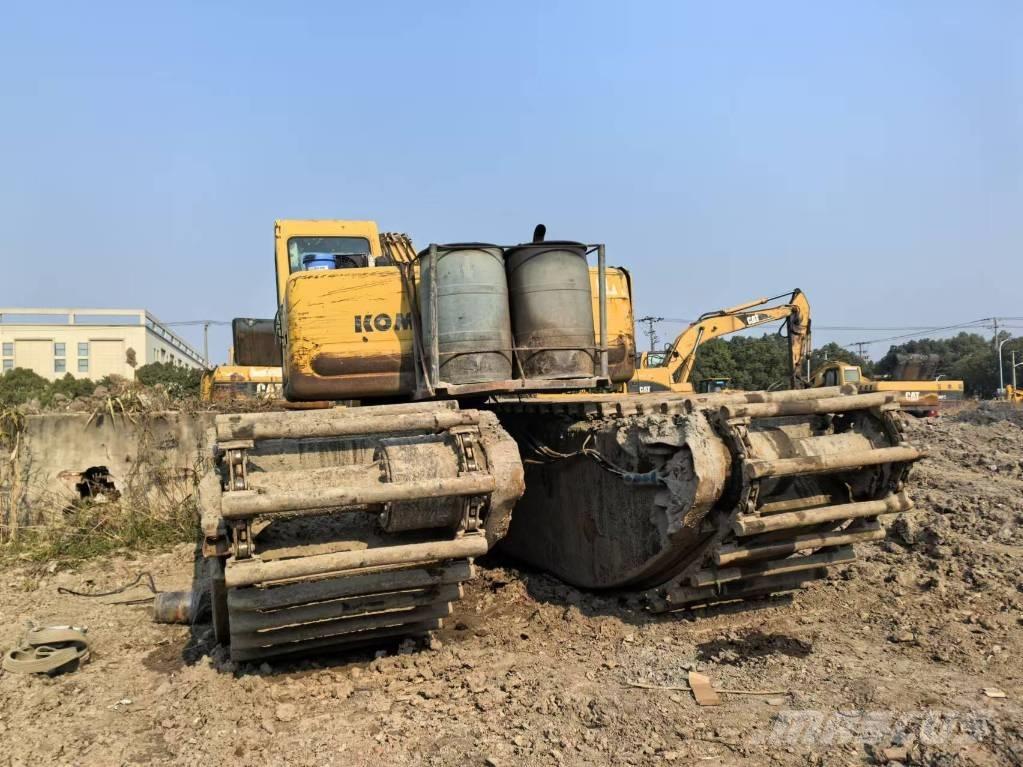 Komatsu PC 200-6 Багери амфибии