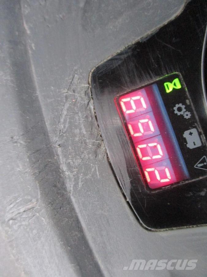 BT LPE200 Транспалетни колички с платформи