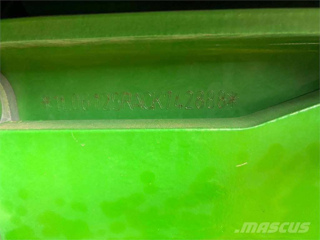 John Deere 6125R Трактори