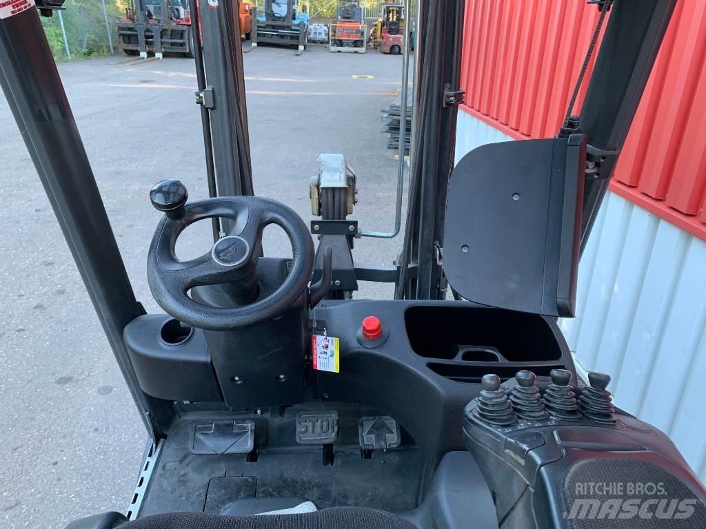 Linde E16C-02 Електрически вилични кари-повдигачи