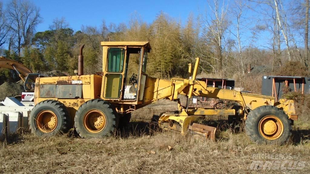 John Deere 672 A Грейдери