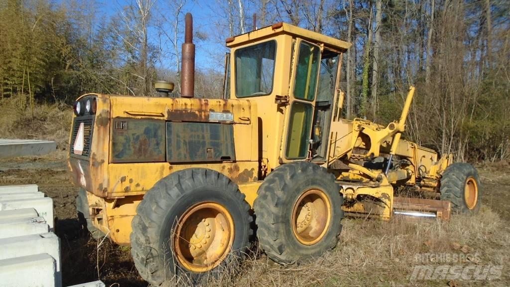 John Deere 672 A Грейдери