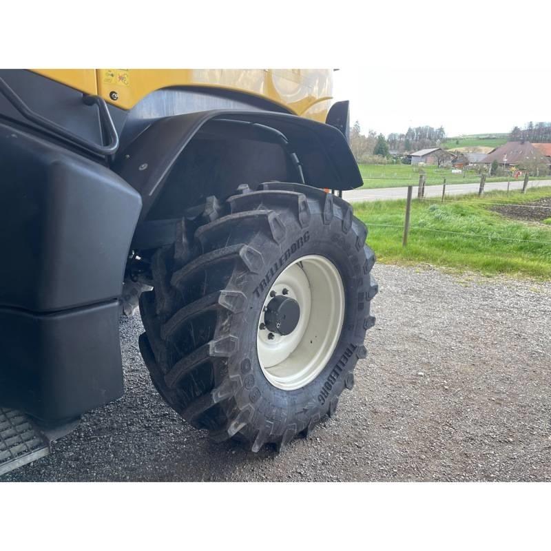 New Holland FR 700 Самоходни фуражири