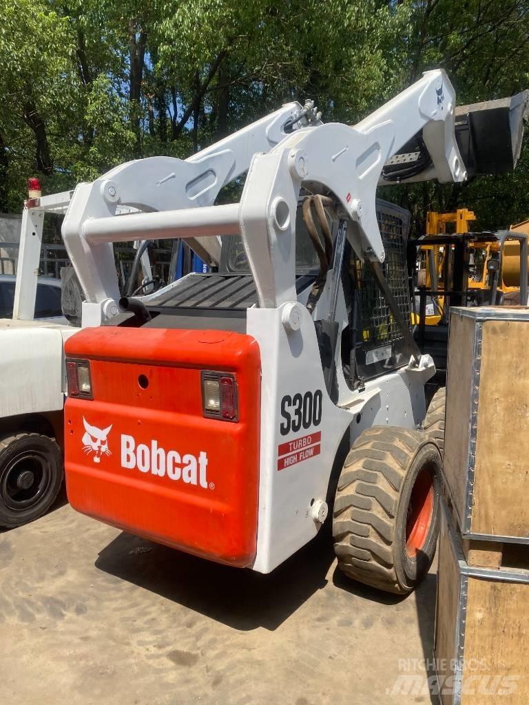 Bobcat S 300 Мини товарачи
