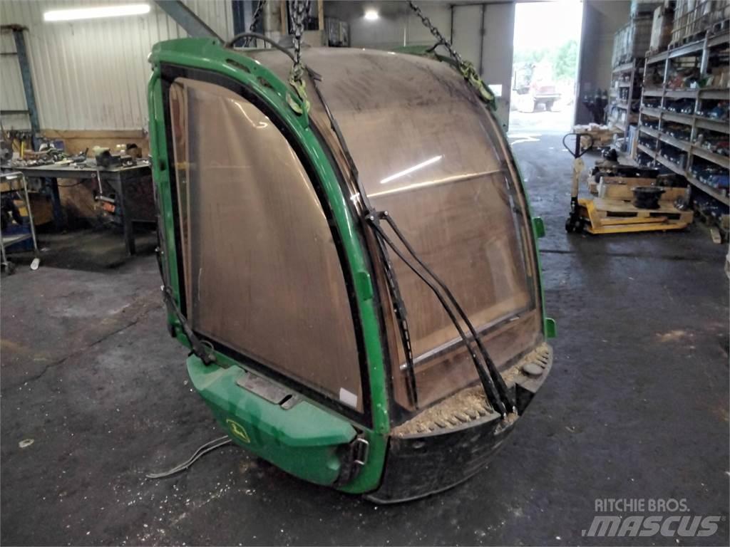 John Deere 1470G Кабина