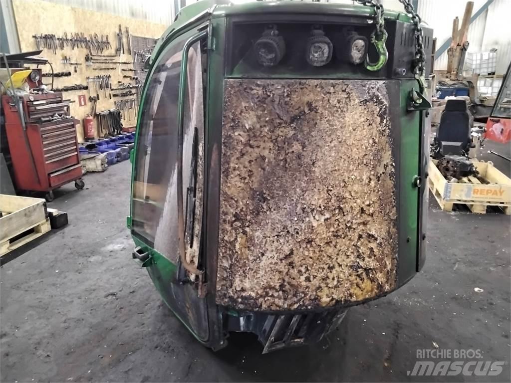 John Deere 1470G Кабина