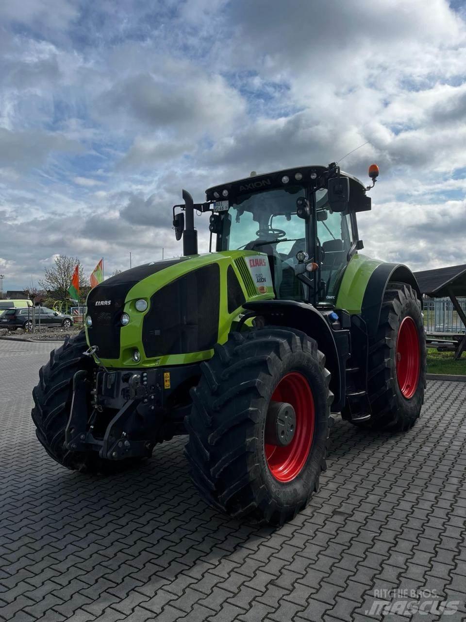 CLAAS Axion 940 Трактори