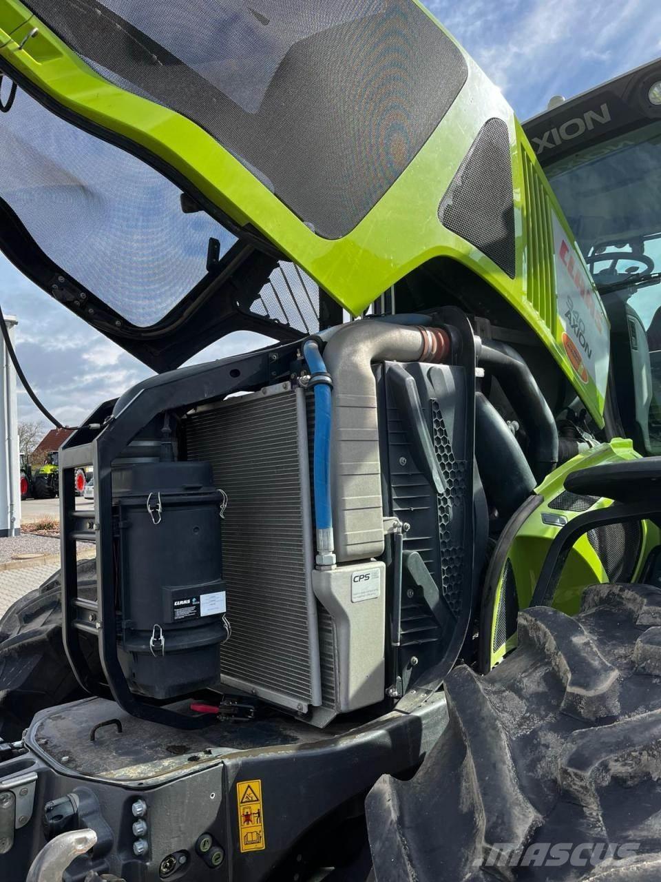 CLAAS Axion 940 Трактори