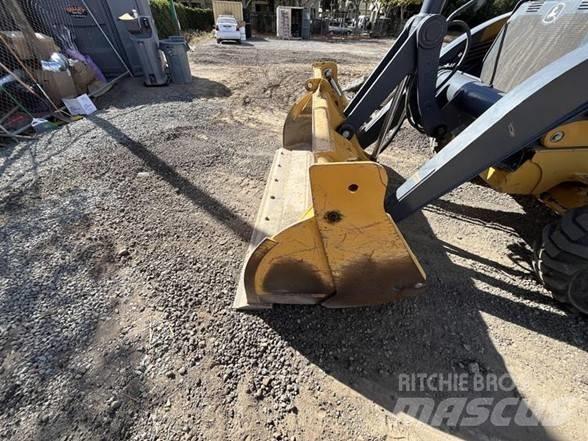 John Deere 310 Товарач със заден ексватор