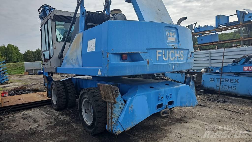 Fuchs 340 Оператори на отпадъци/индустрия
