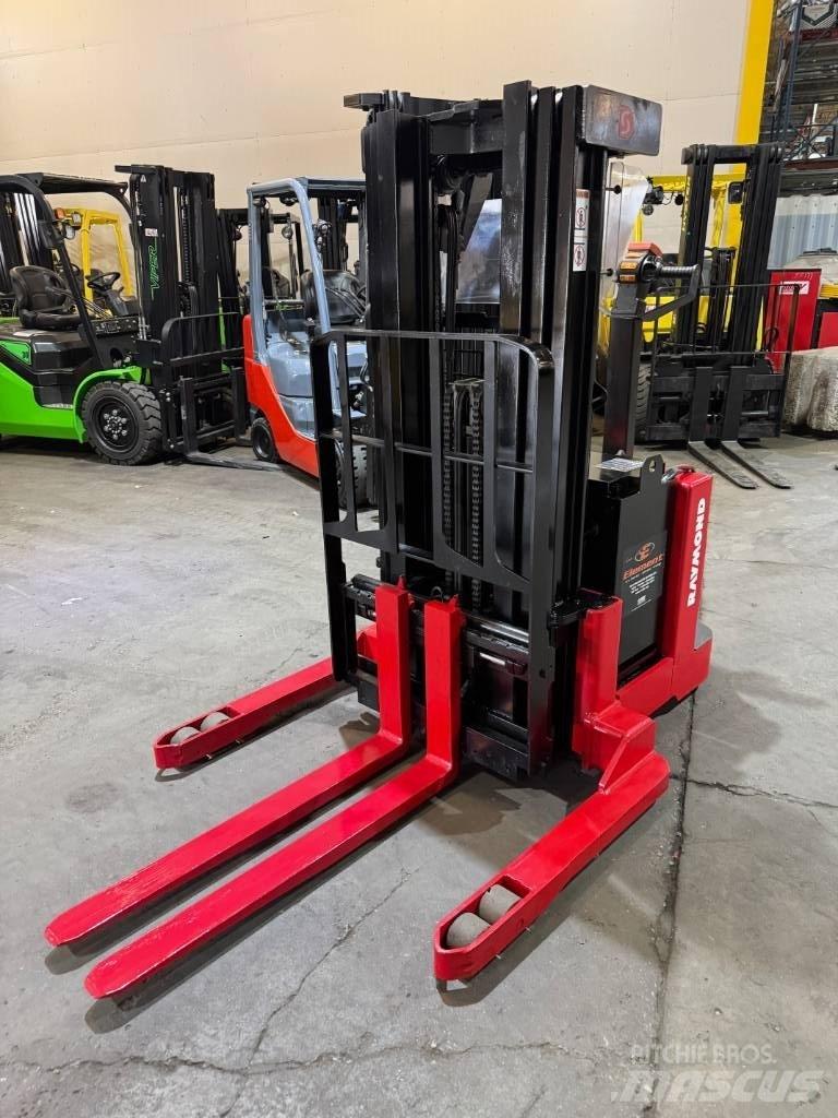 Raymond DSX040 Самоходни товарачи
