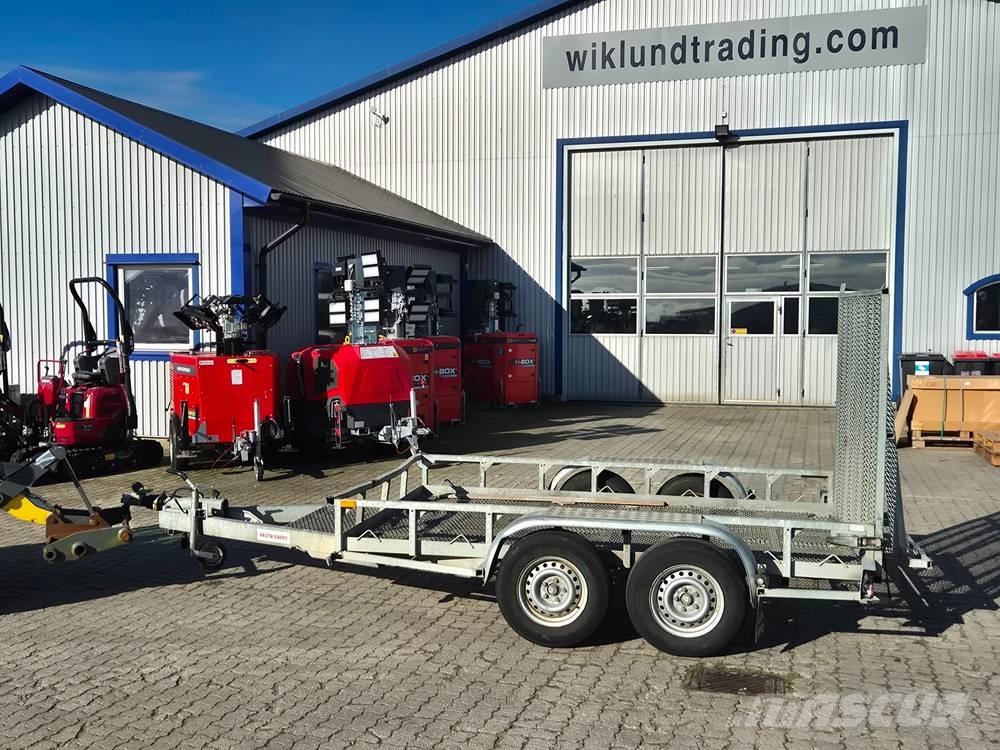  Bålsta Maskin släp Нискотоварачи