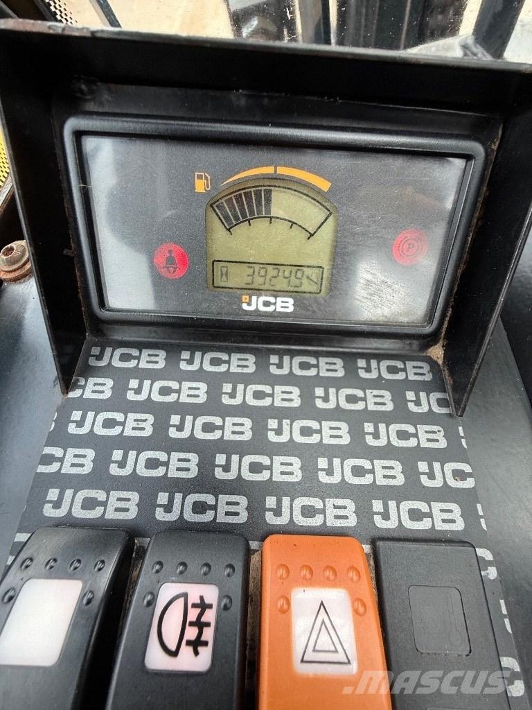 JCB 930-4 Камиони за херавни местности