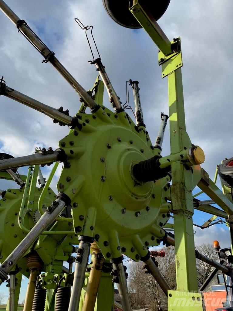 CLAAS 880 L Гребла и сенообръщачки
